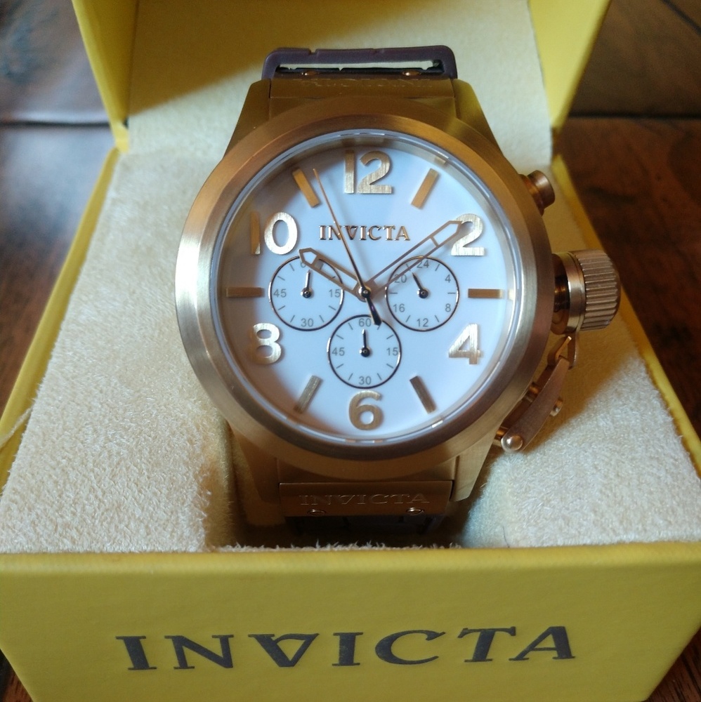 Invicta Dive Watch White Face/Brown Rubber Strap